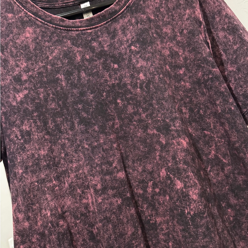 Zenana Outfitters Black Acid Wash Tee - Picture 2 of 4